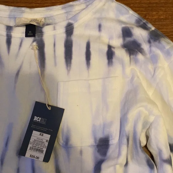 Universal Thread - Picture 2 of 2